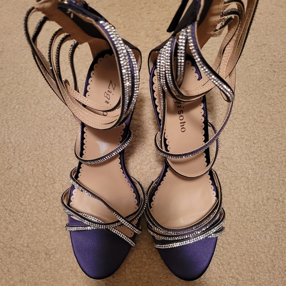 Shoes - Picture 2 of 6